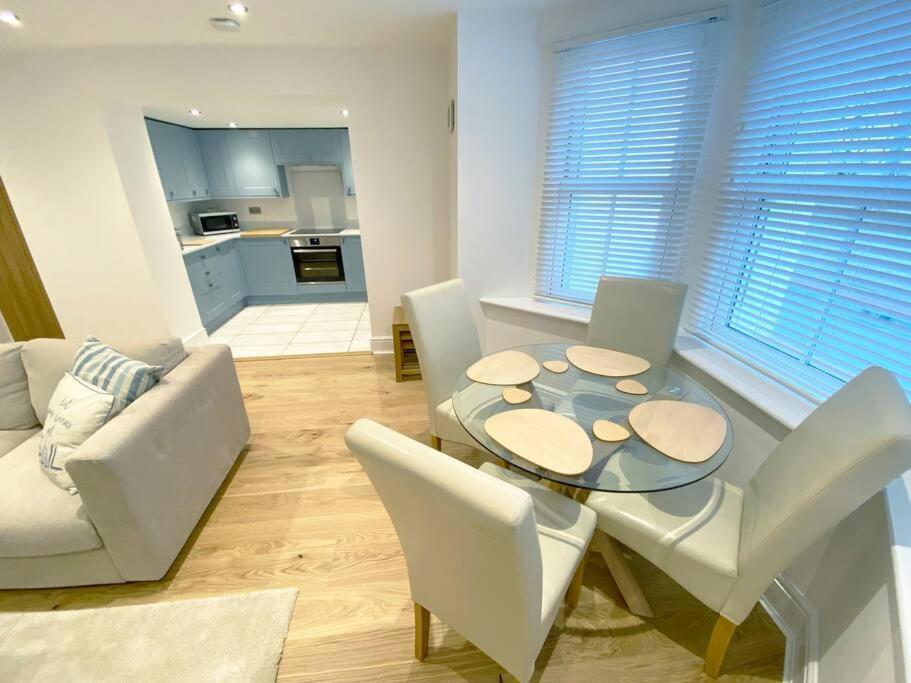 Central Llandudno, Private Parking Near To Beach, Pier & Shops Exterior foto